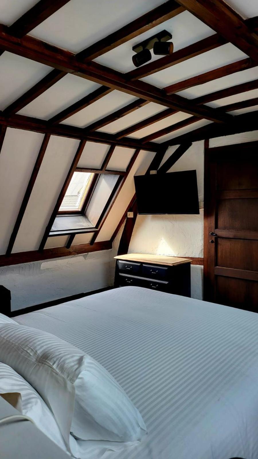 Hotel De Pelgrim Tongeren Esterno foto