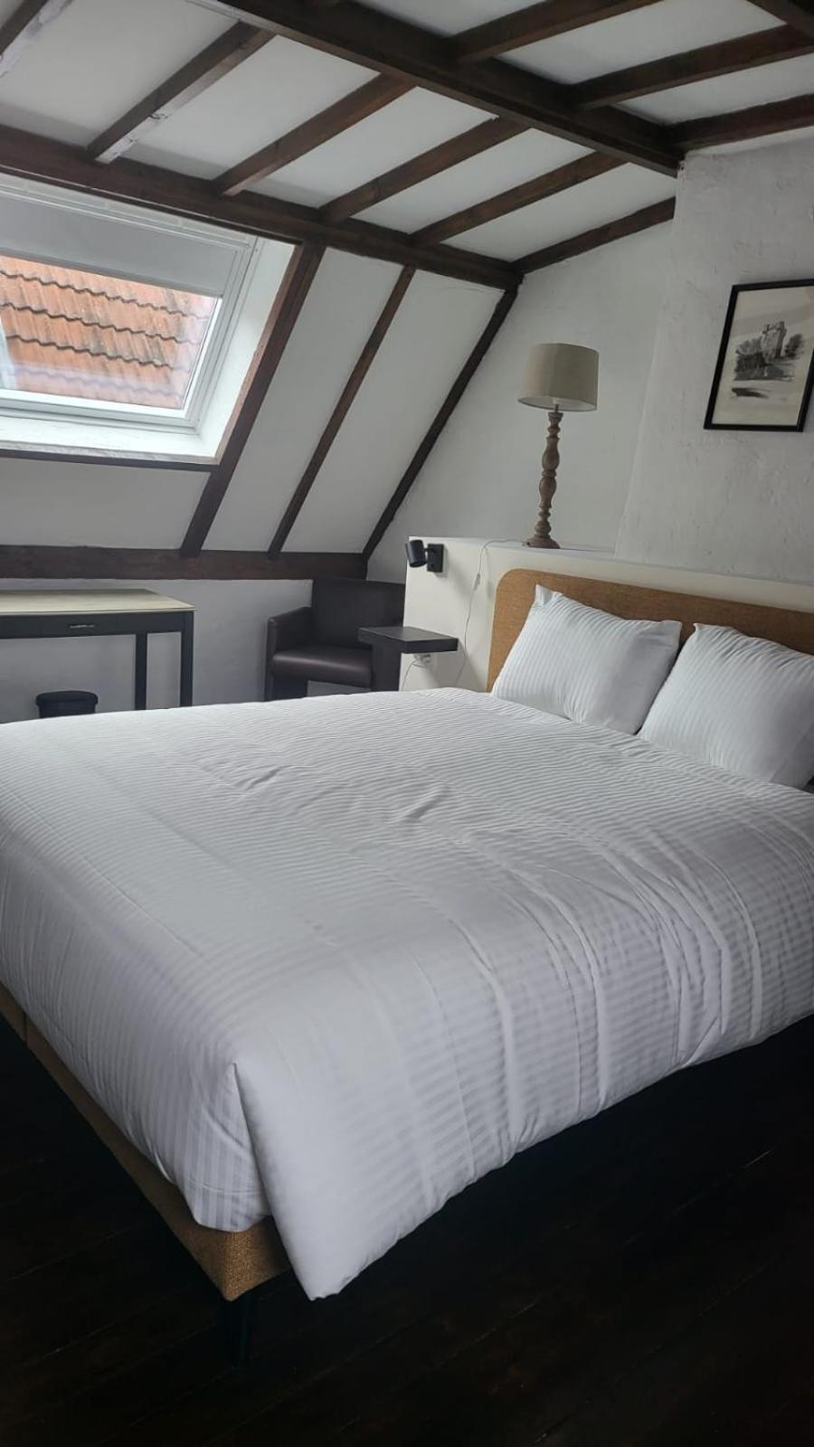 Hotel De Pelgrim Tongeren Esterno foto
