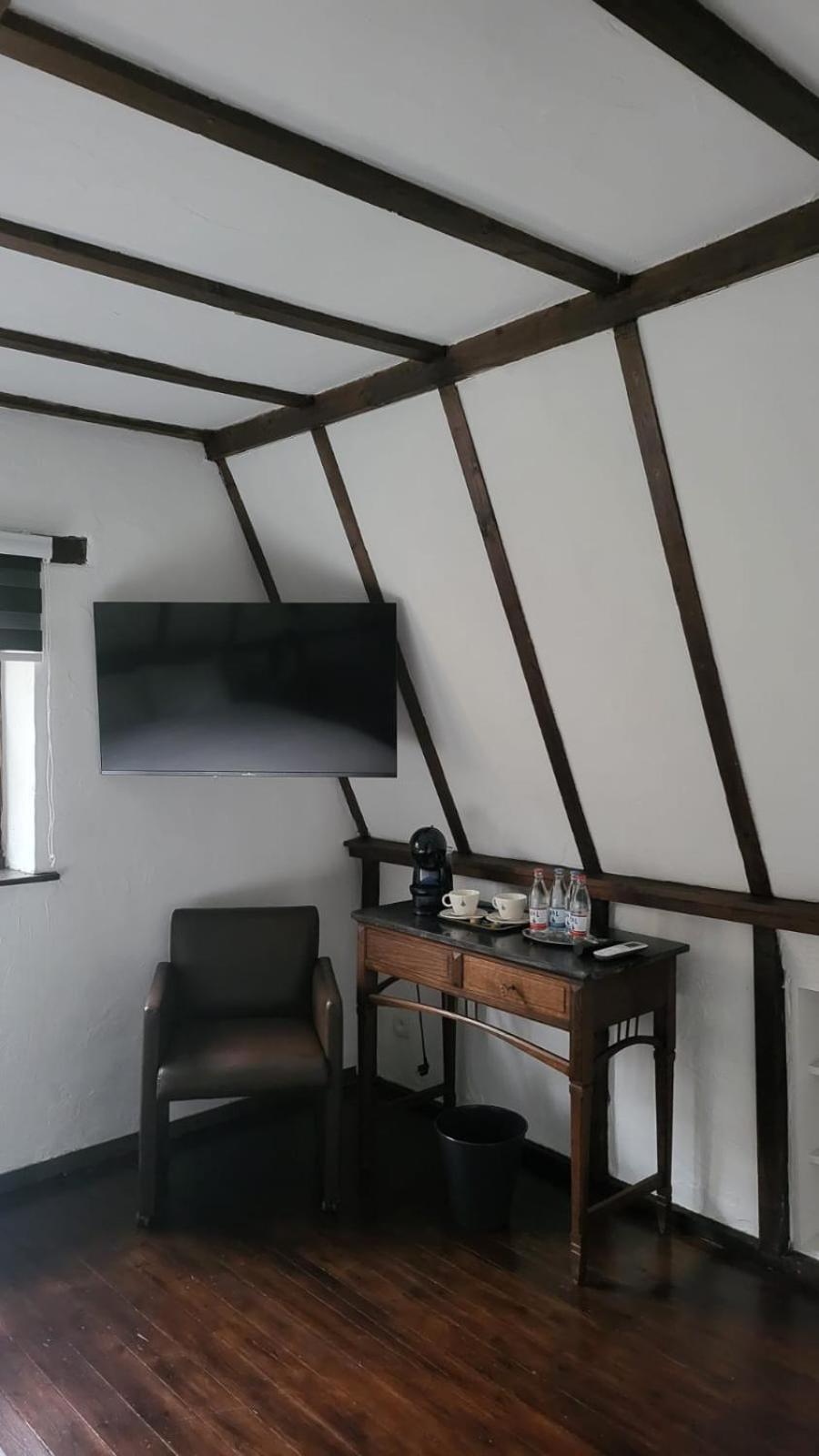 Hotel De Pelgrim Tongeren Esterno foto